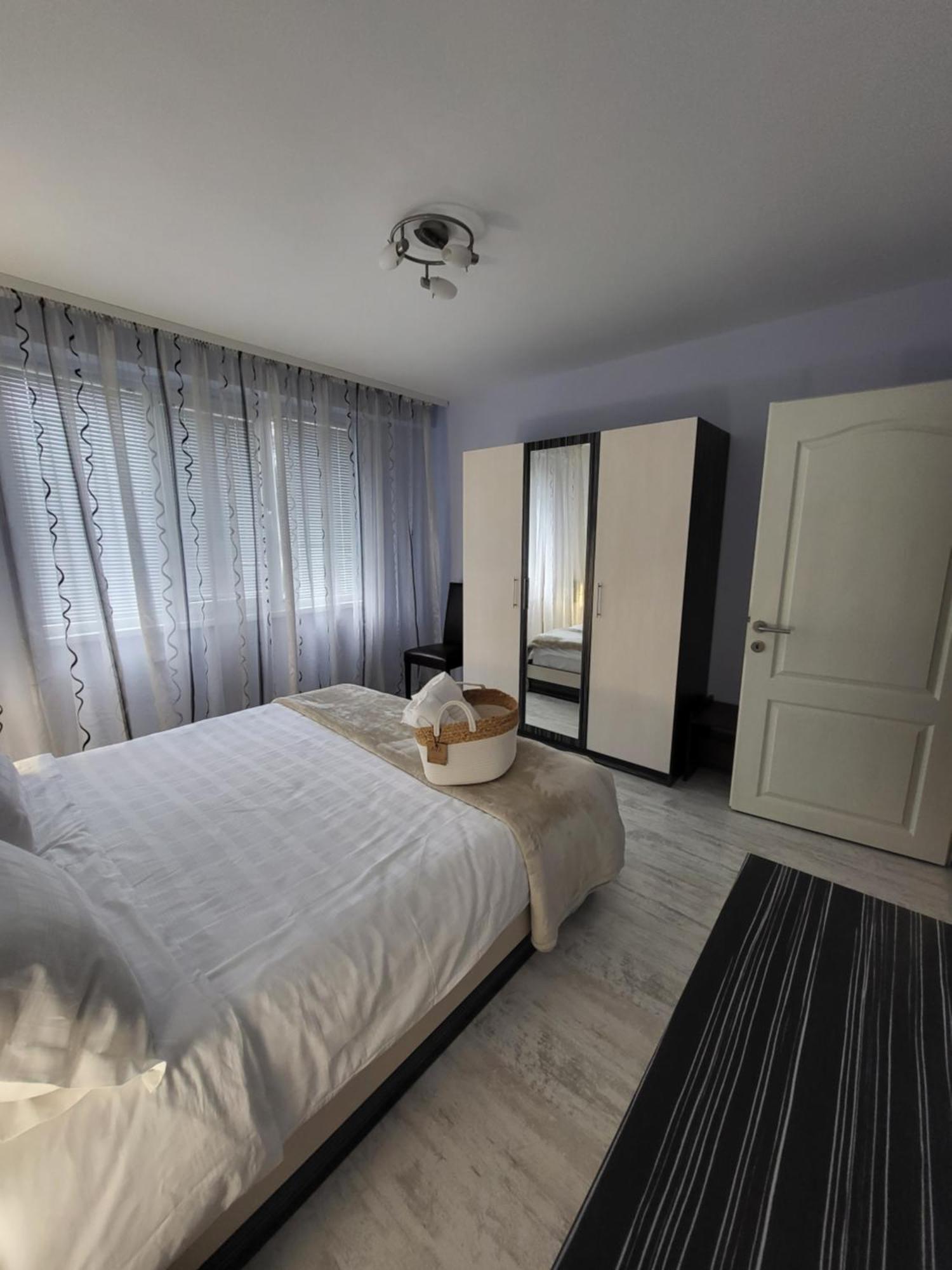 Luny Apartment Русе Екстериор снимка